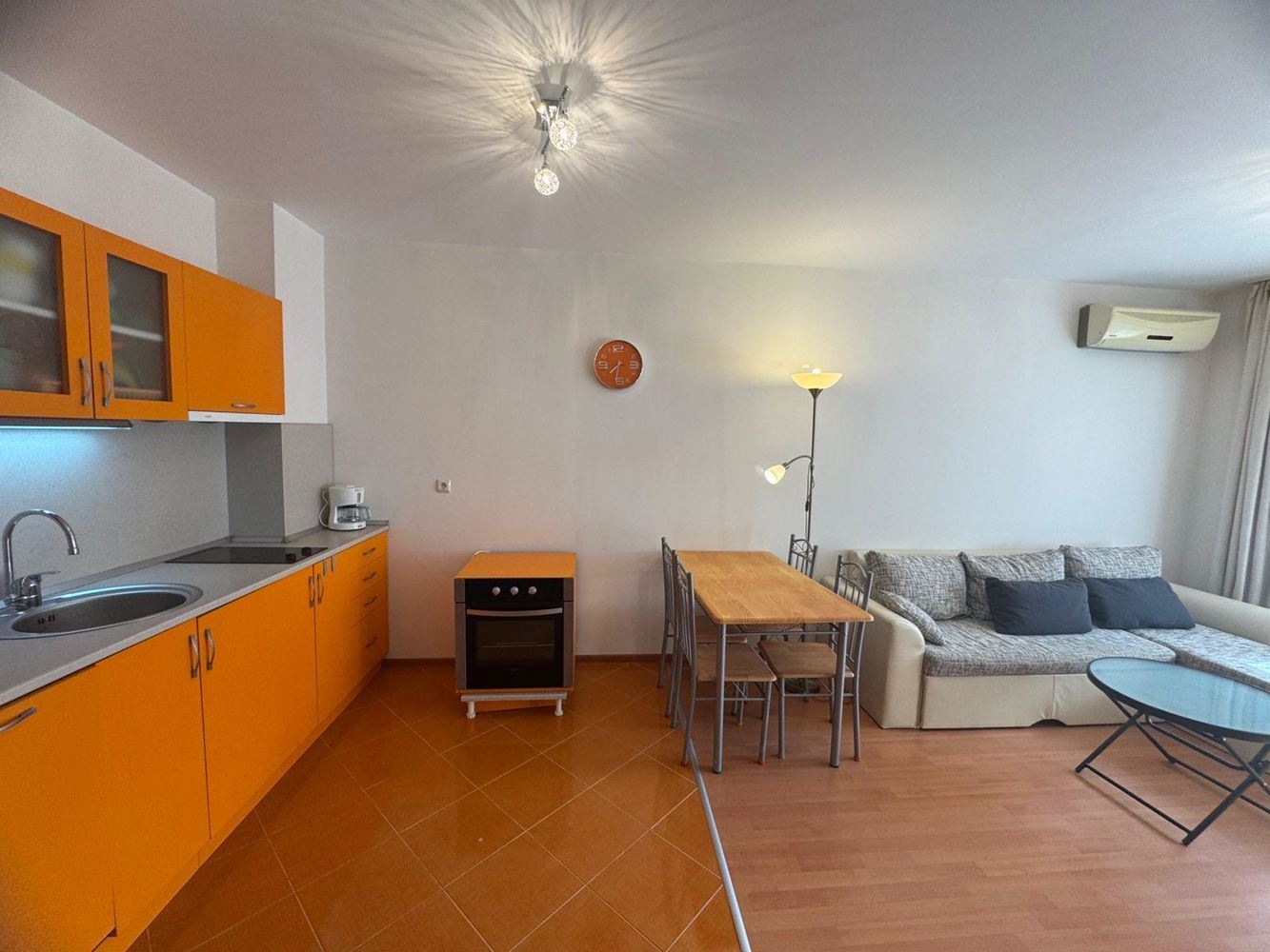 Двустаен апартамент на партер в стария град на Поморие – близо до морето