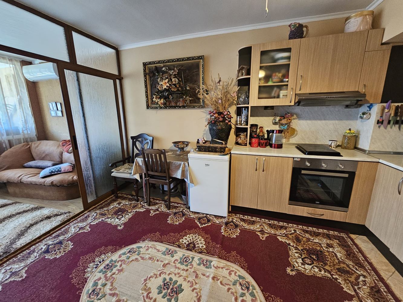 Студио с морска панорама в Свети Влас – с паркомясто и без такса поддръжка