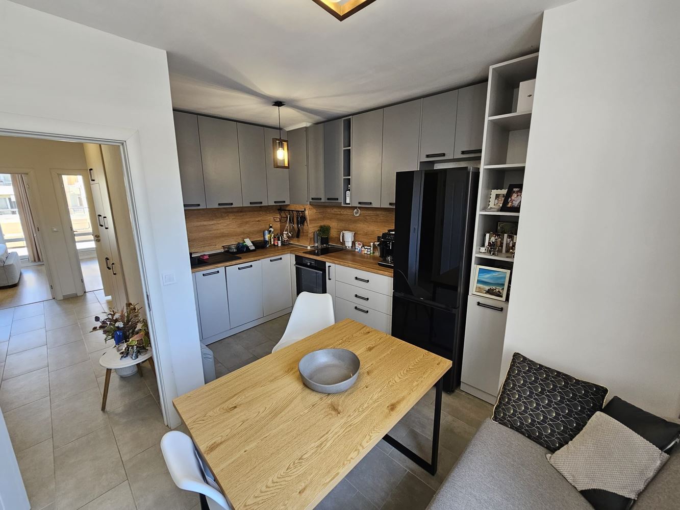 Просторен и светъл тристаен апартамент с две големи тераси в Меден Рудник – идеален за семейство или инвестиция