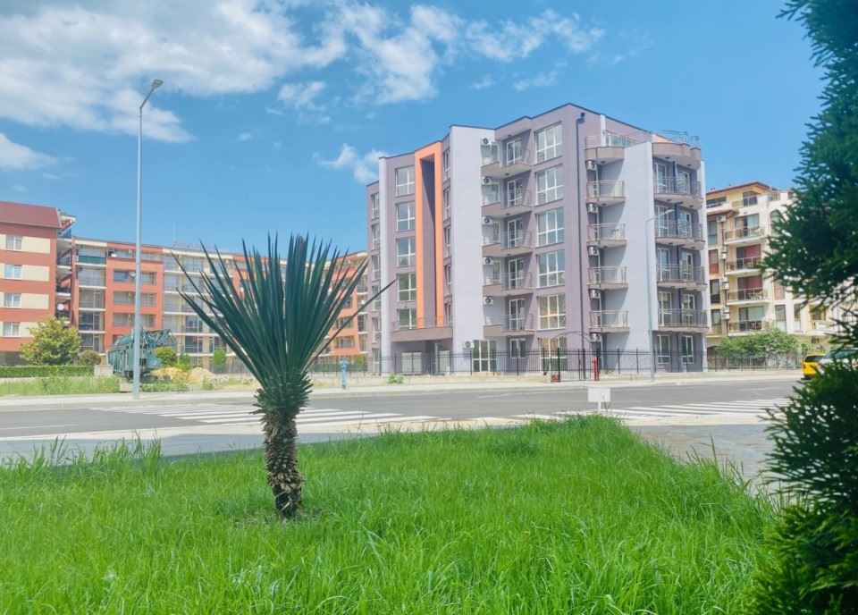 Луксозно обзаведен двустаен апартамент в Слънчев бряг – спокойствие, зеленина и отлична локация