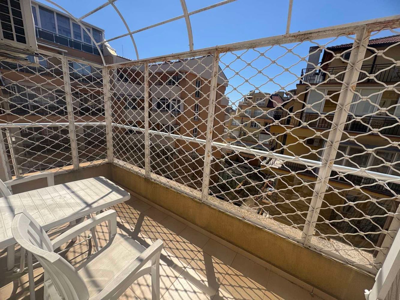 Уютно обзаведено студио на 300 м от морето в Поморие – отлична инвестиция и ваканционен имот 