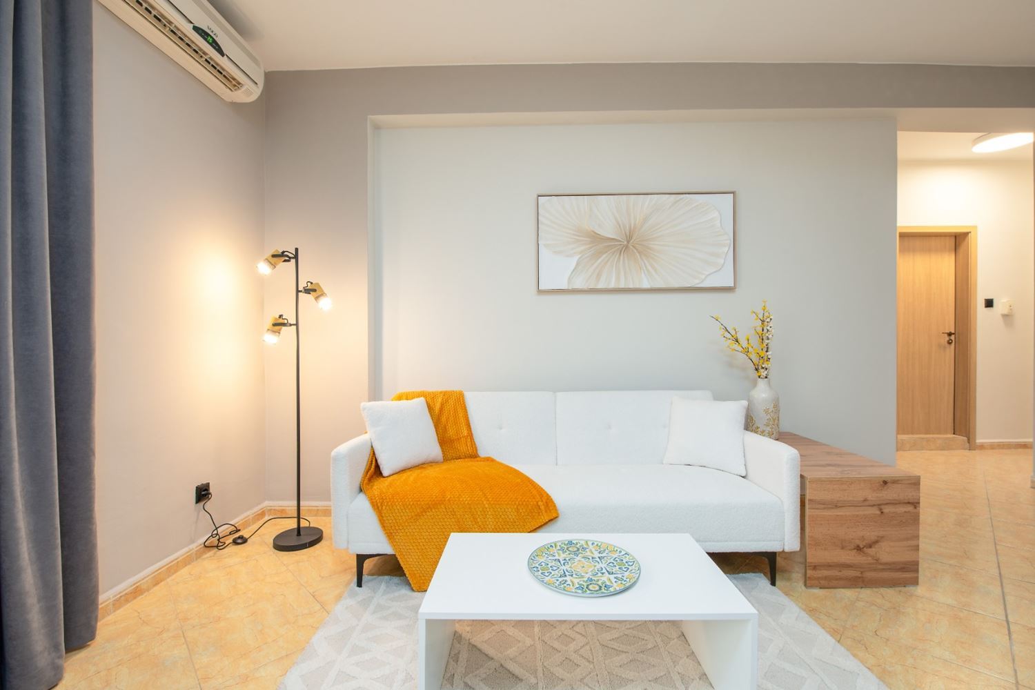 Стилно реновиран тристаен апартамент с две спални в поддържан комплекс в Слънчев бряг – комфорт, спокойствие и отлична локация