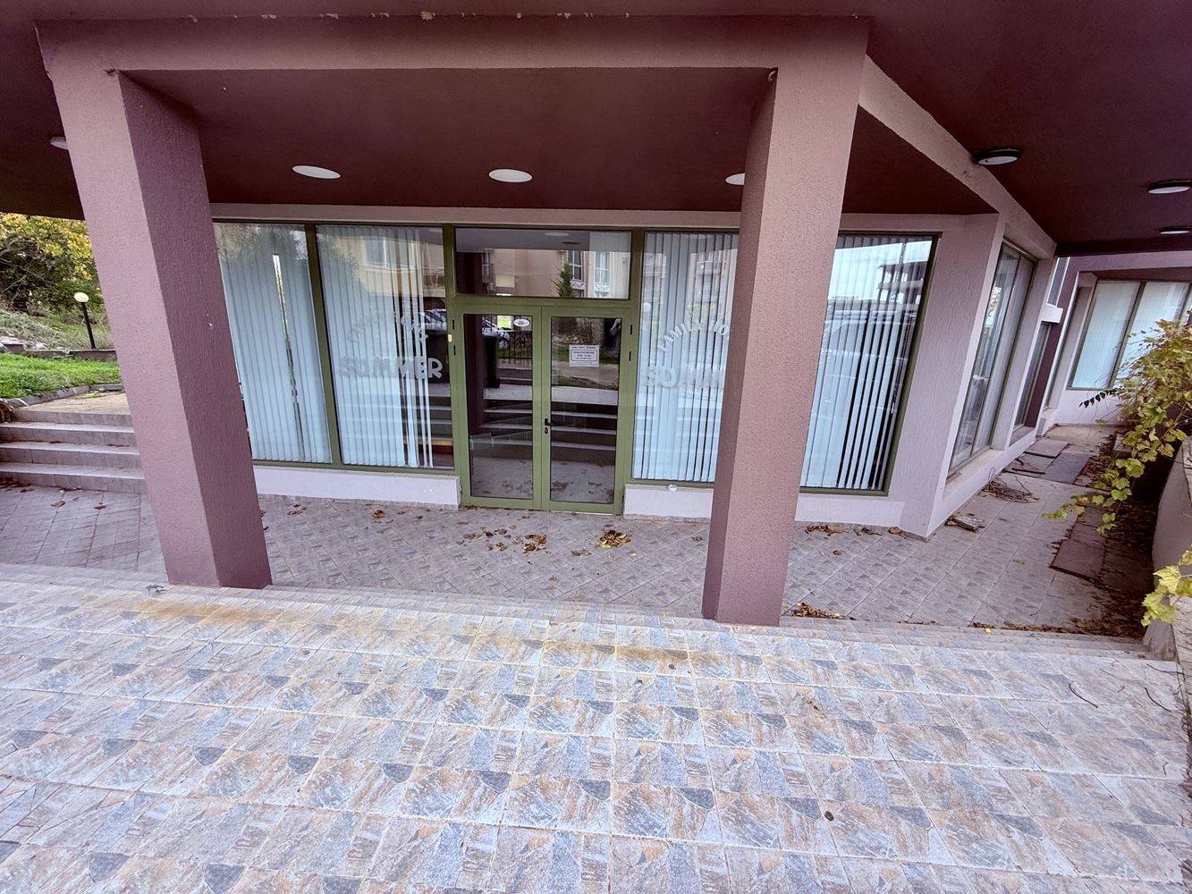 Просторен двустаен апартамент в тиха и привлекателна локация в Равда