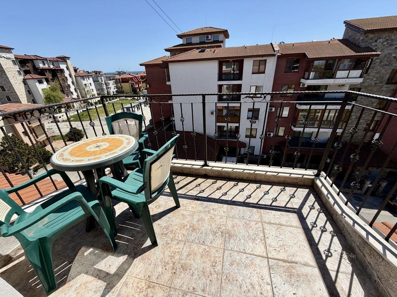 Панорамно студио с впечатляваща морска гледка в Несебър – готово за нанасяне