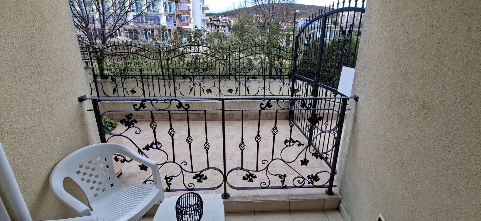 Комфорт и практичност до морето – напълно обзаведен двустаен апартамент в Свети Влас