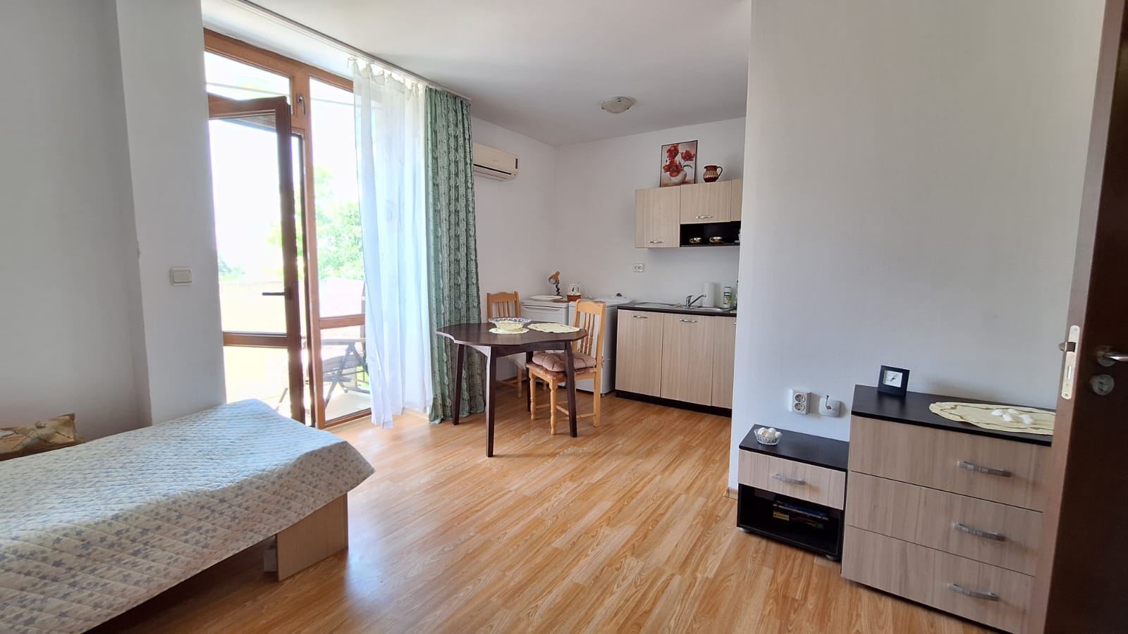 Студио в Равда с басейн и паркоместа – комфортен морски имот на достъпна цена
