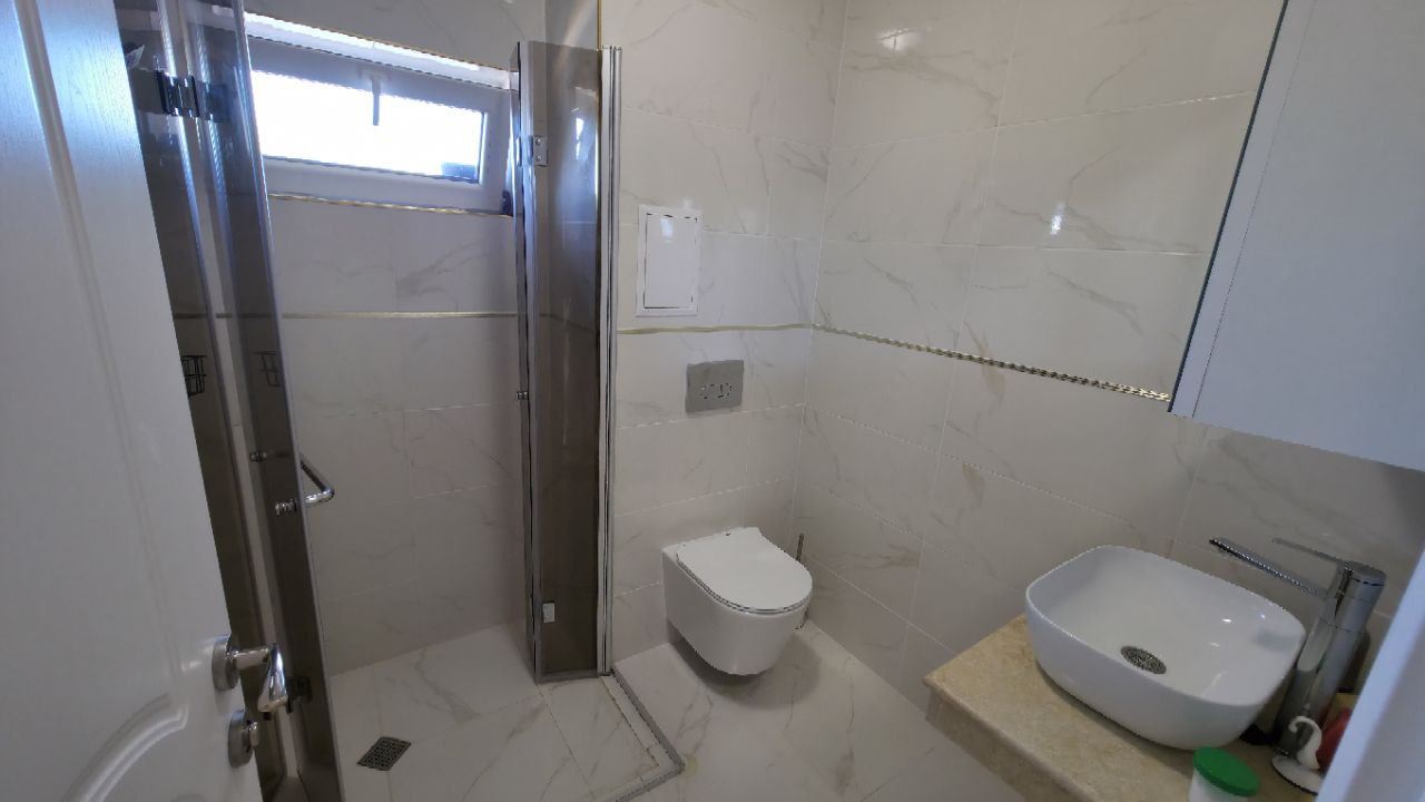 Пентхаус с впечатляваща тераса и панорамна гледка – стил и простор на последния етаж