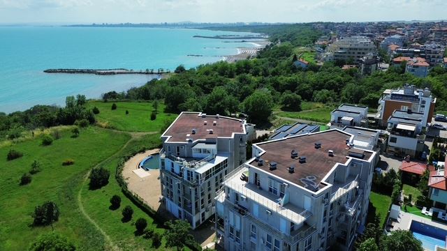 Двустаен апартамент на първа линия в Сарафово – комфорт, стил и морска атмосфера в комплекс