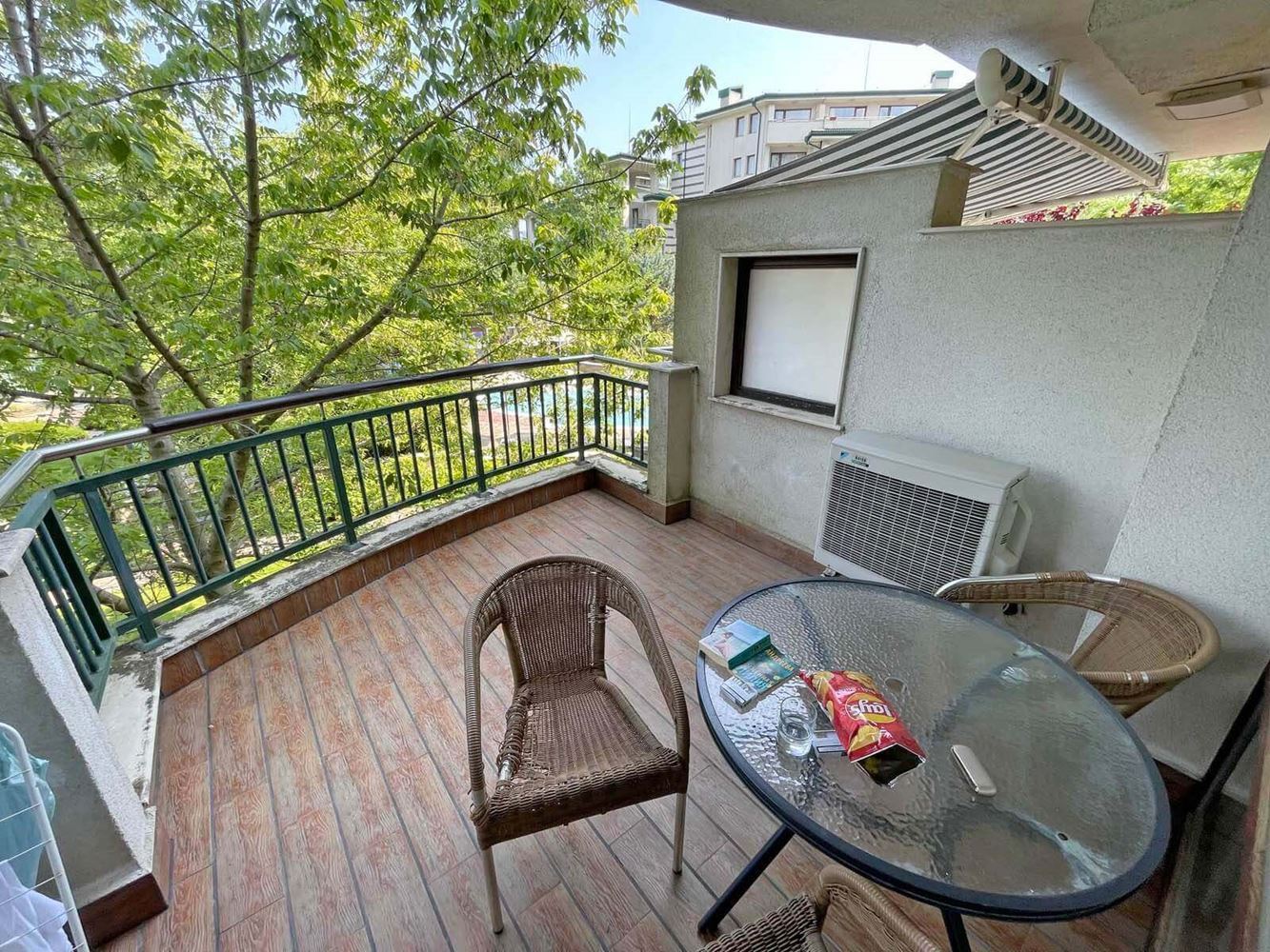 Високия стандарт и разнообразни удобства - страхотен двустаен апартамент в луксозен комплекс на първа линия в Равда