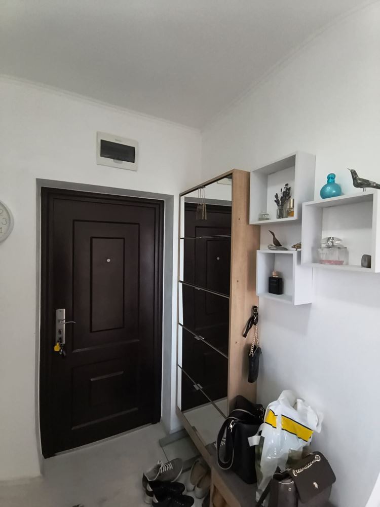 Реновиран двустаен апартамент с панорамна гледка в модерен комплекс близо до Слънчев бряг