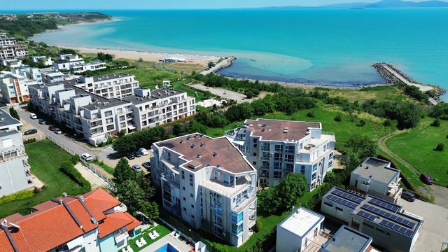 Двустаен апартамент на първа линия в Сарафово – комфорт, стил и морска атмосфера в комплекс