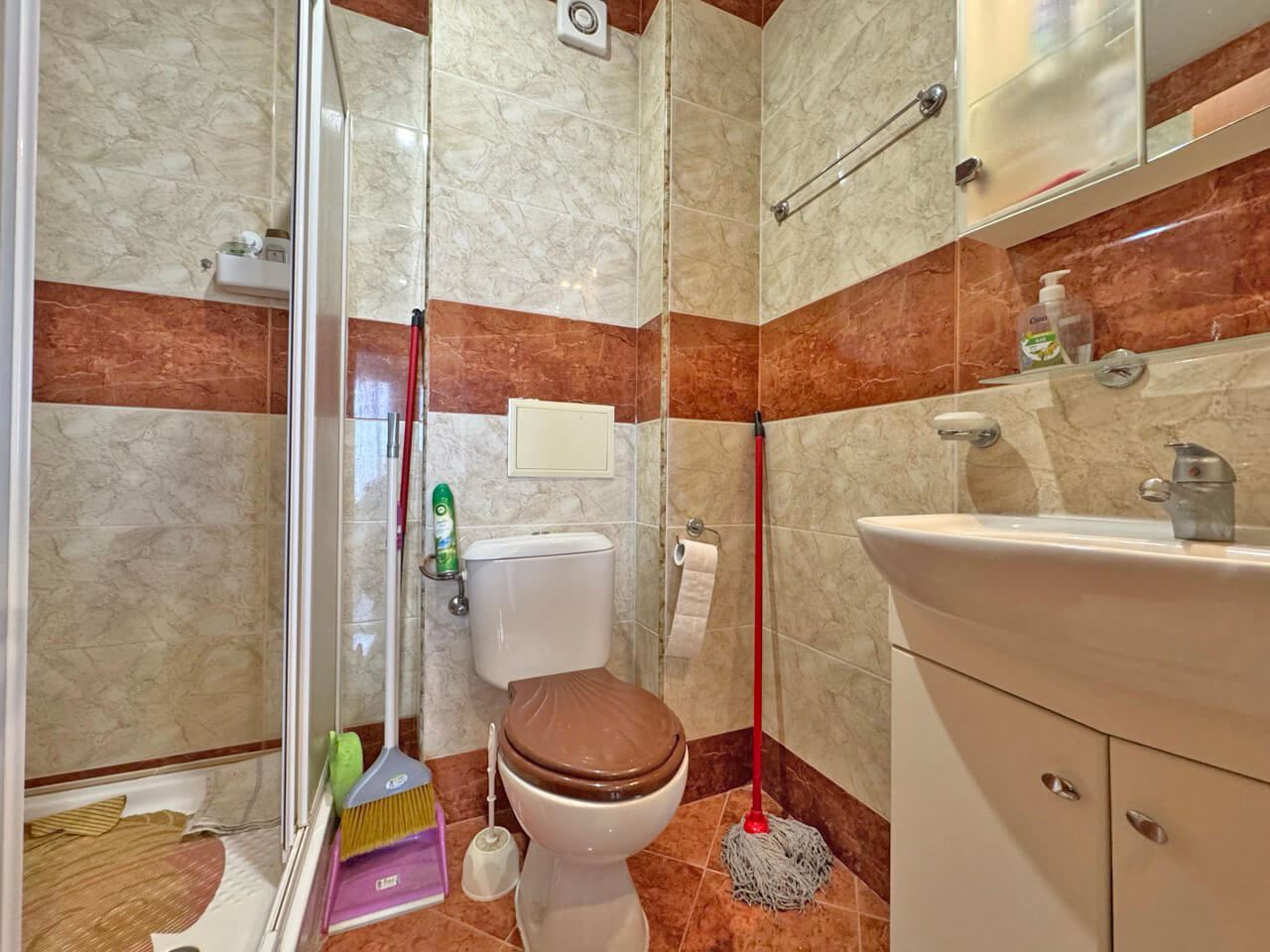 Просторен двустаен апартамент с гледка към басейна в Слънчев бряг