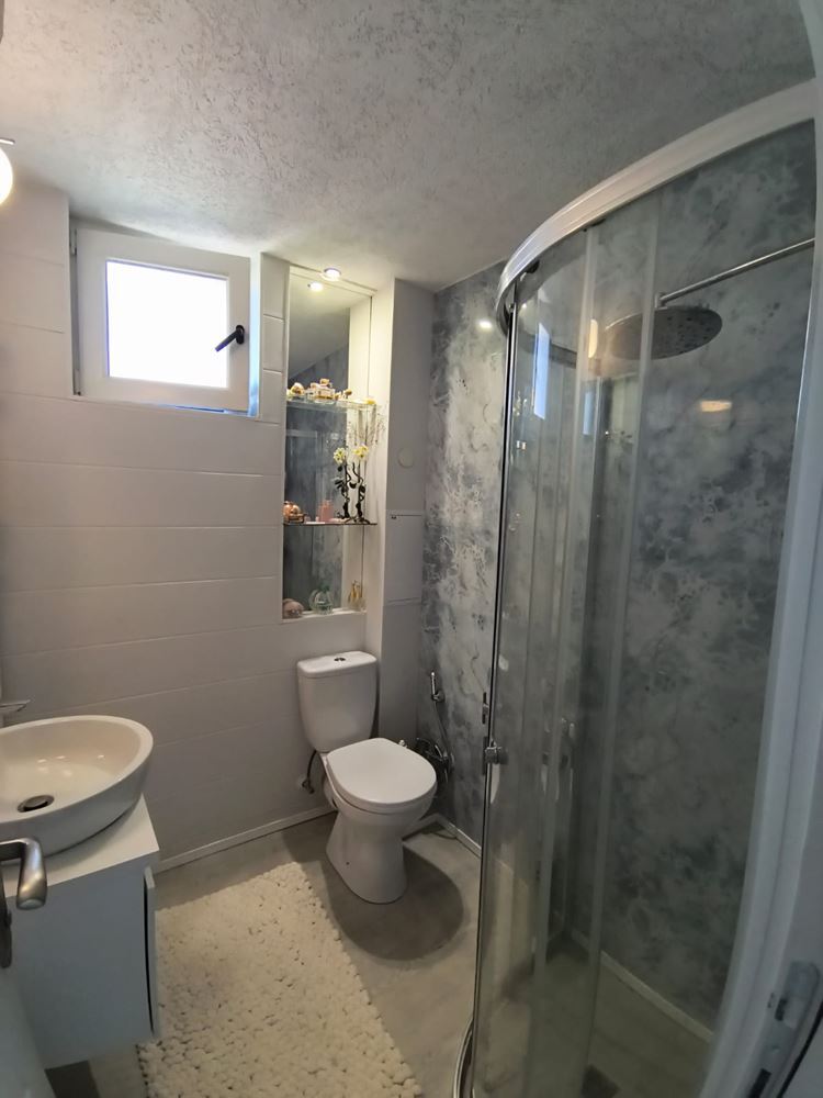 Реновиран двустаен апартамент с панорамна гледка в модерен комплекс близо до Слънчев бряг