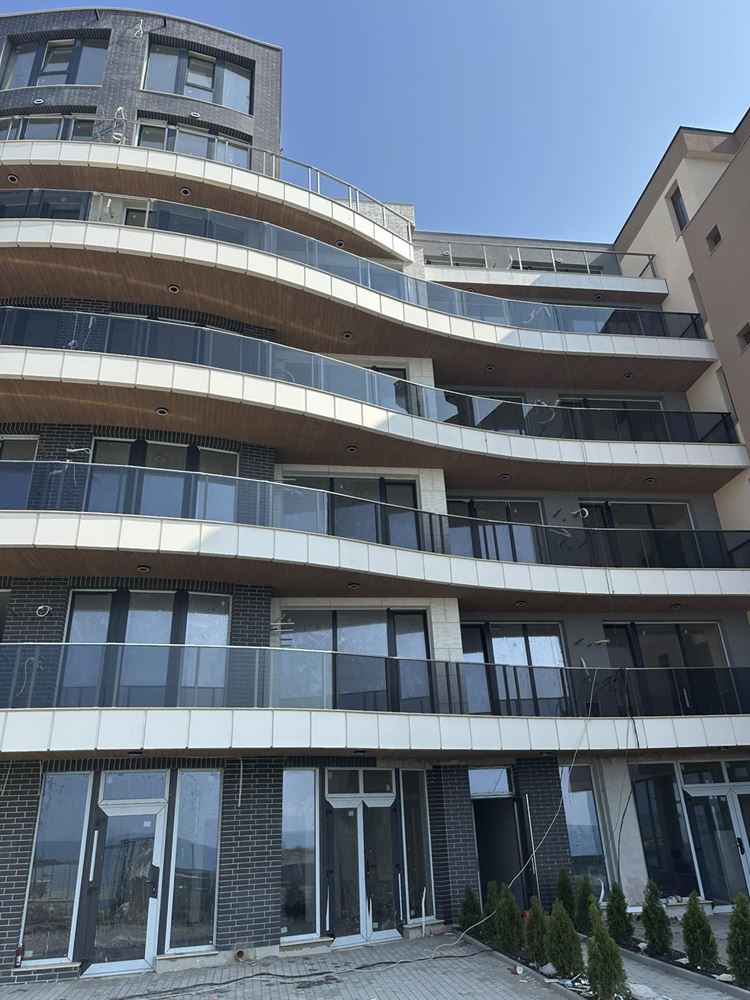 Студио на първа линия море в Поморие – само на 10 метра от плажа, без такса поддръжка!