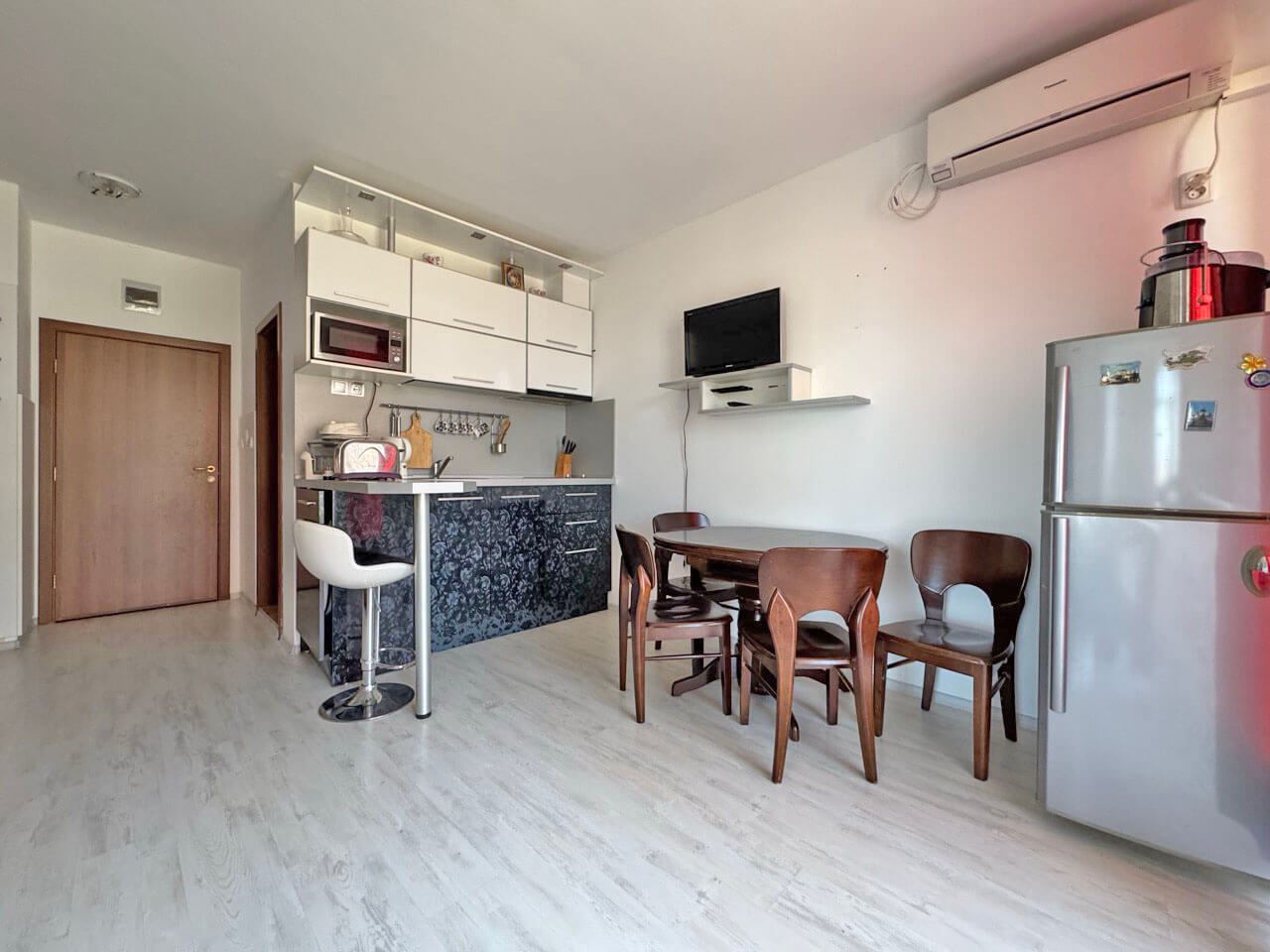 Тристаен апартамент в комплекс с добре организирана среда и уютна атмосфера