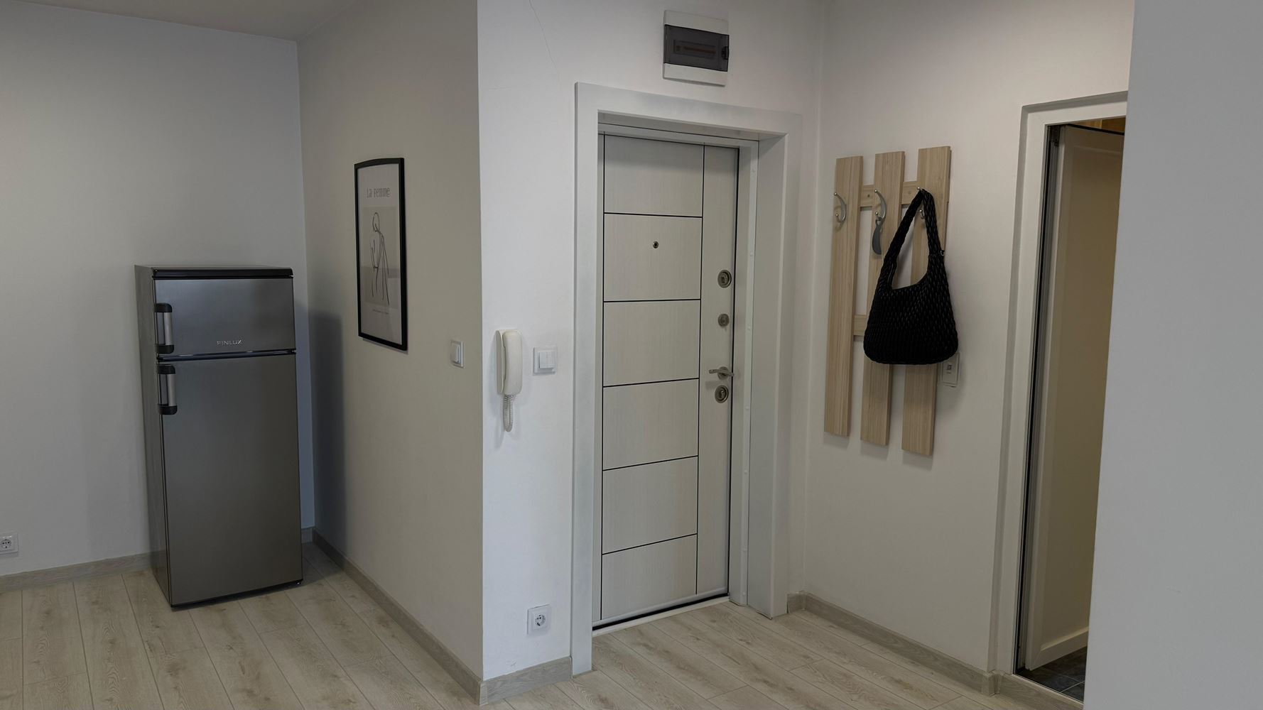 Просторен и модерен двустаен апартамент с всички удобства в Поморие