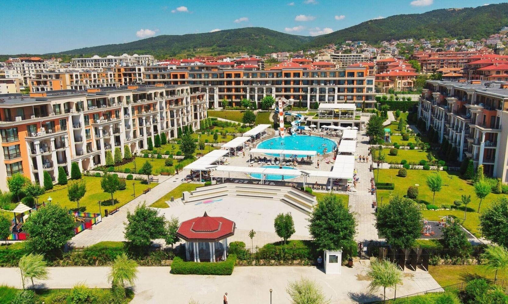 Студио на първа линия с гледка море в луксозен комплекс – напълно обзаведено и готово за ползване