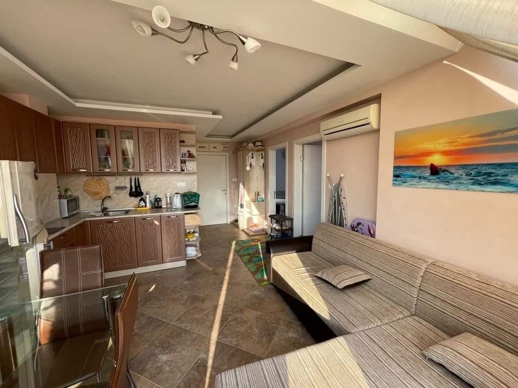 Панорамен апартамент с две спални с морска гледка в Равда – светлина, простор и ниска такса поддръжка