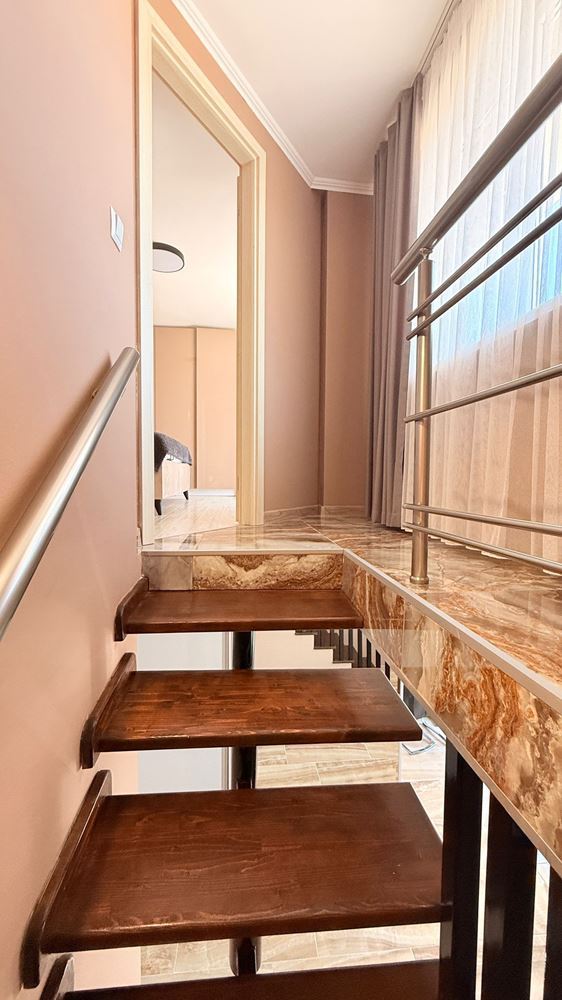 Луксозен мезонет с три спални в сърцето на Слънчев бряг – простор, стил и комфорт на две нива