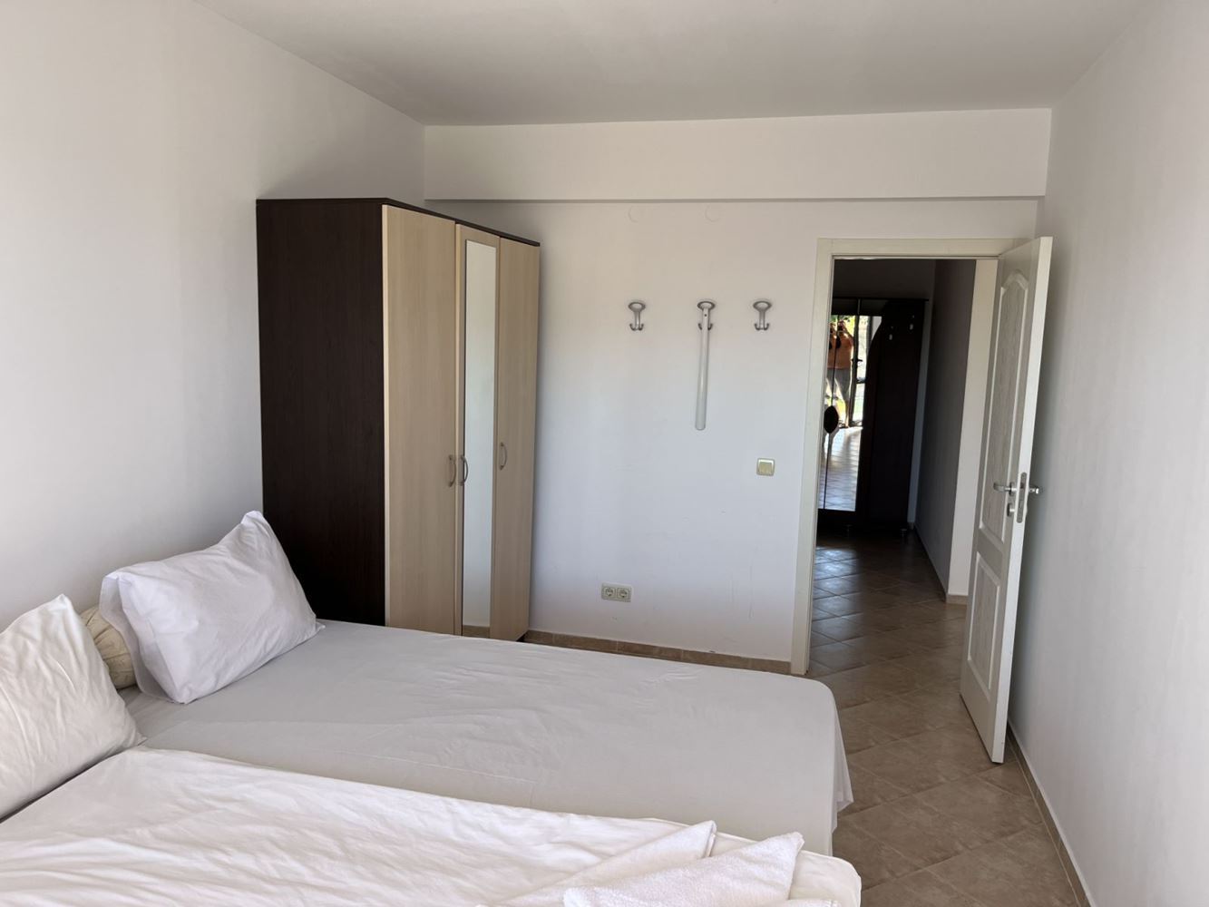 Обзаведен тристаен апартамент в комплекс в Равда, готов за нанасяне