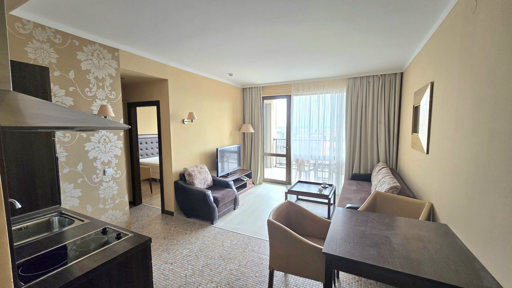 Елегантен двустаен апартамент в луксозен комплекс с елитни удобства на Слънчев бряг