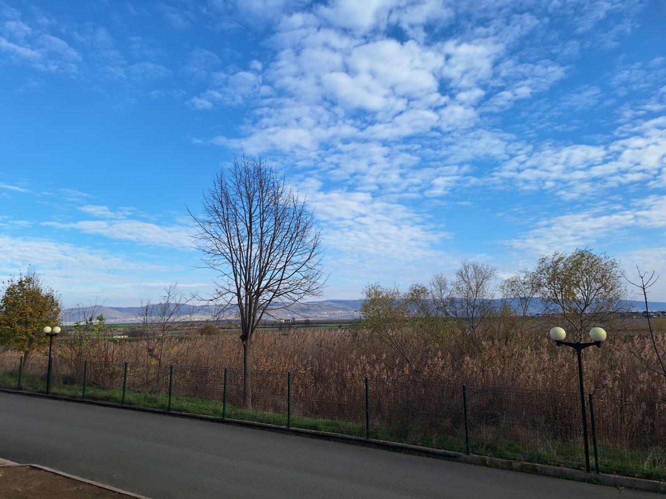 Просторен двустаен апартамент в луксозен комплекс с басейни и спортни удобства