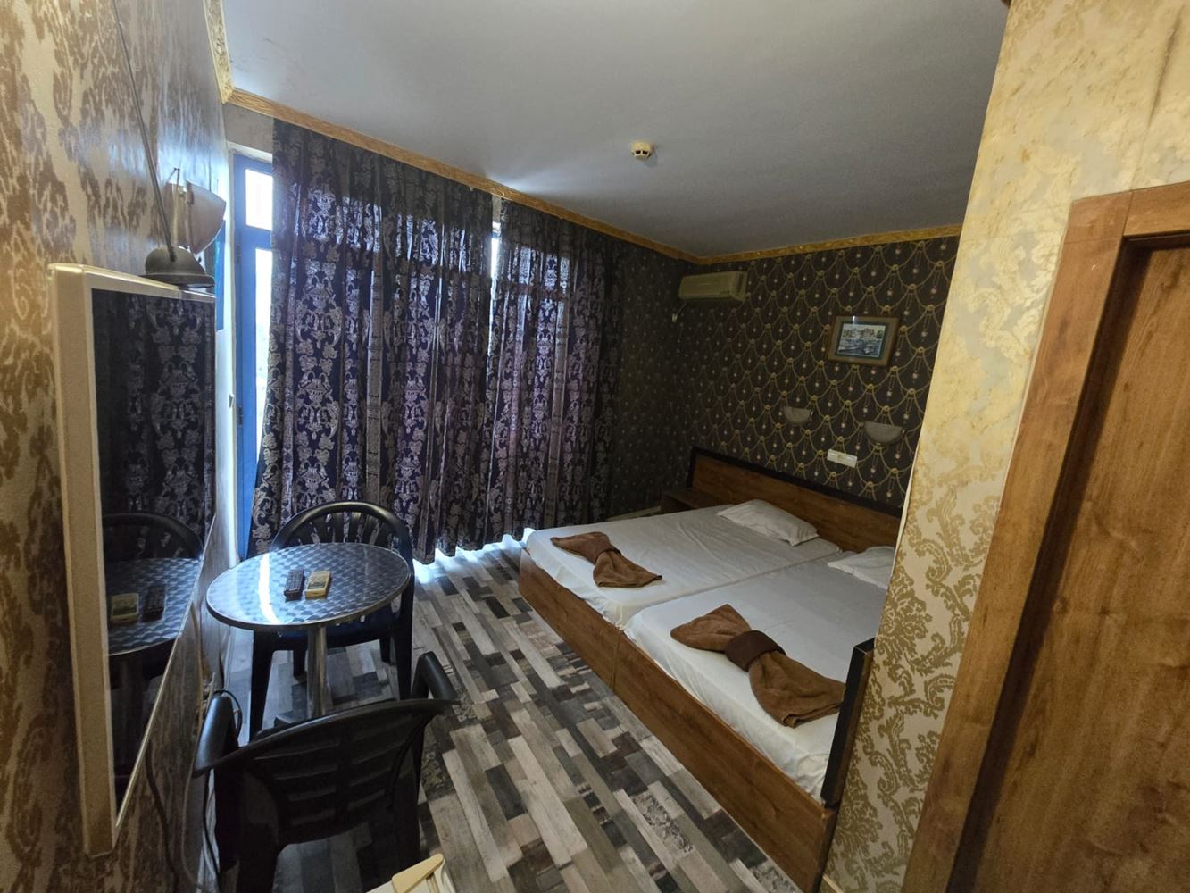 Стилно студио в центъра на Слънчев бряг,  с гледка към парка и града