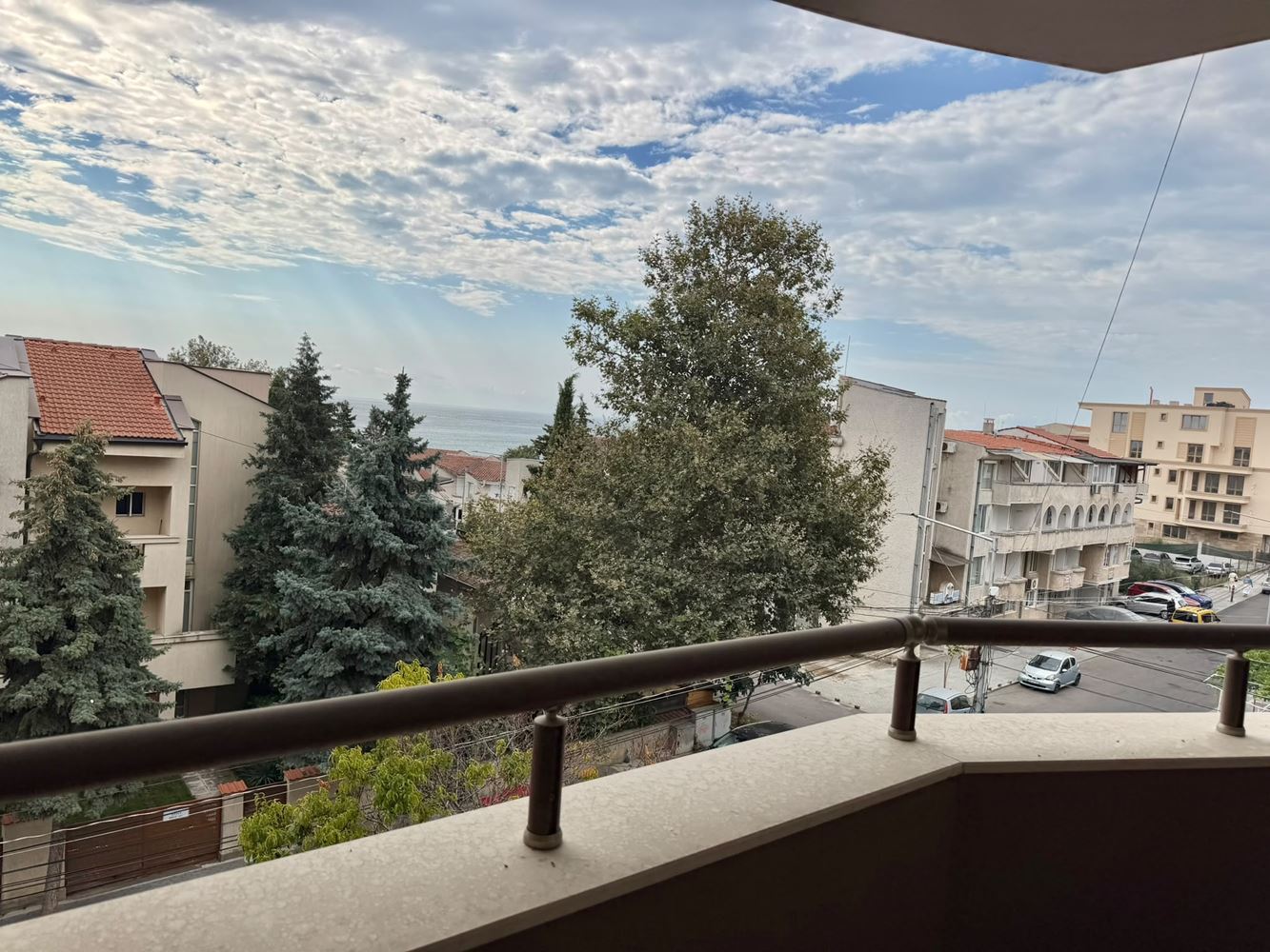 Двустаен апартамент с морска гледка и ниска такса в Равда