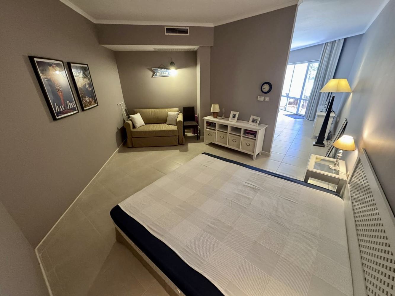 Луксозен двустаен апартамент в престижен комплекс на първа линия - комфорт, стил и безкрайни удобства