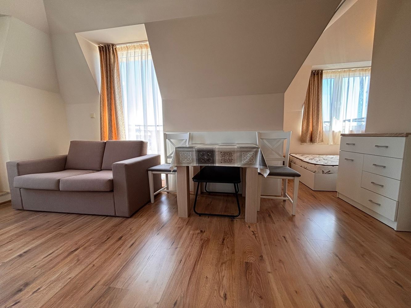 Елегантно студио с панорамна тераса в луксозен комплекс в Слънчев бряг