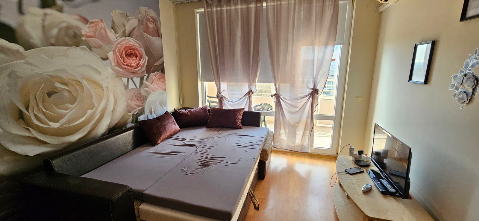 Стилно студио с тераса и отлични удобства в Слънчев бряг