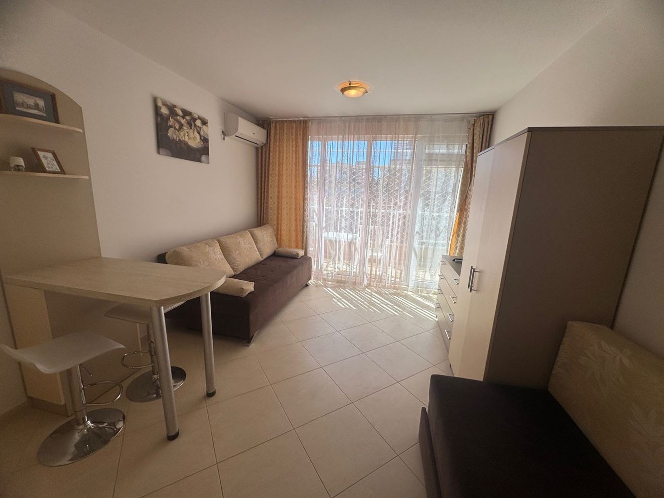 Уютно обзаведено студио на 300 м от морето в Поморие – отлична инвестиция и ваканционен имот 