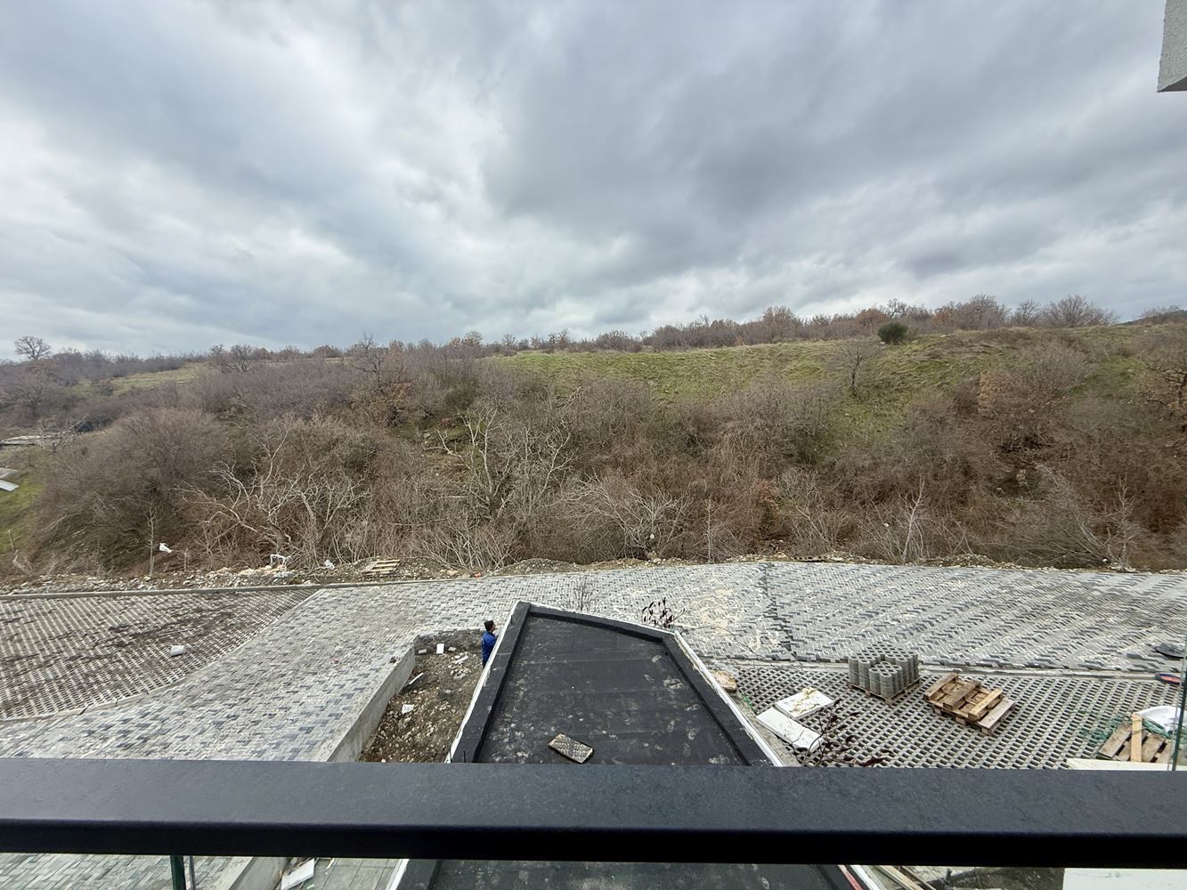 Просторно студио с морска панорама в Свети Влас – готово за завършване по ваш вкус