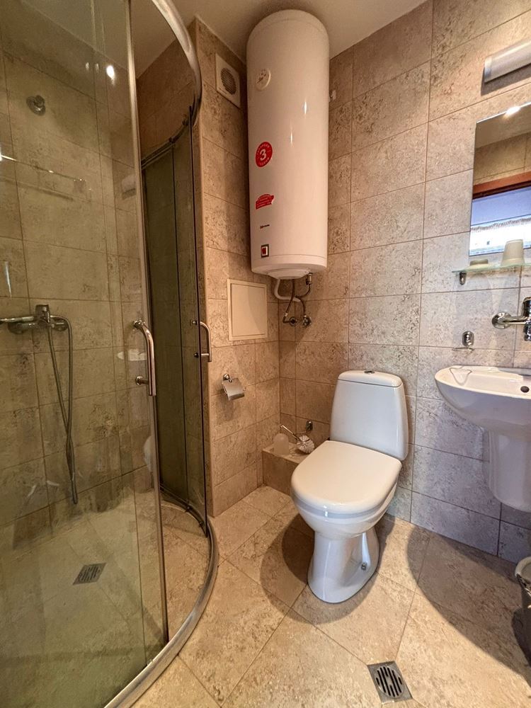 Просторен двустаен апартамент с гледка към басейна в Слънчев бряг; с възможност втора спалня  