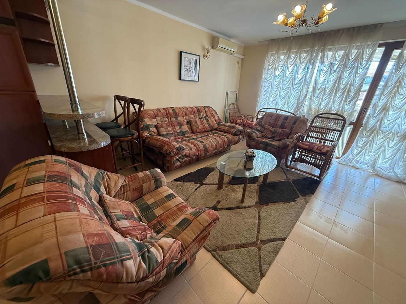 Просторен тристаен апартамент в Слънчев бряг – комфорт, природа и ниска такса поддръжка