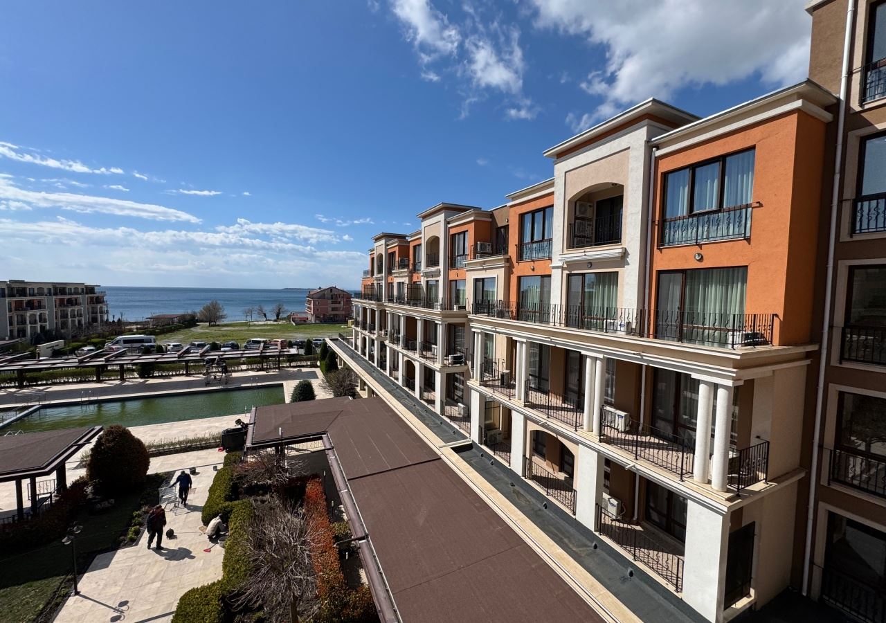 Студио на първа линия с гледка море в луксозен комплекс – напълно обзаведено и готово за ползване