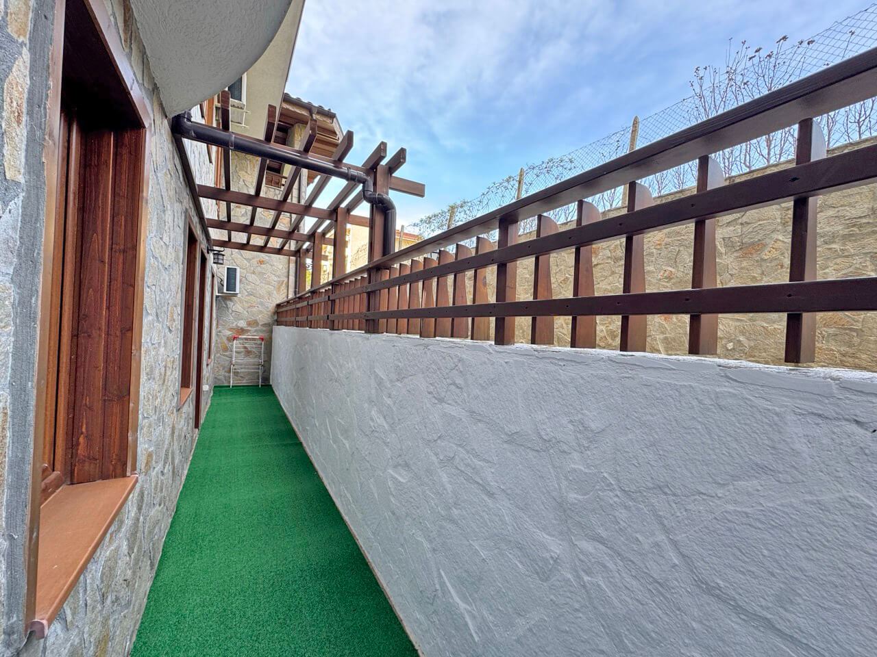 Просторен двустаен апартамент в престижен комплекс в Свети Влас – на 200 метра от морето