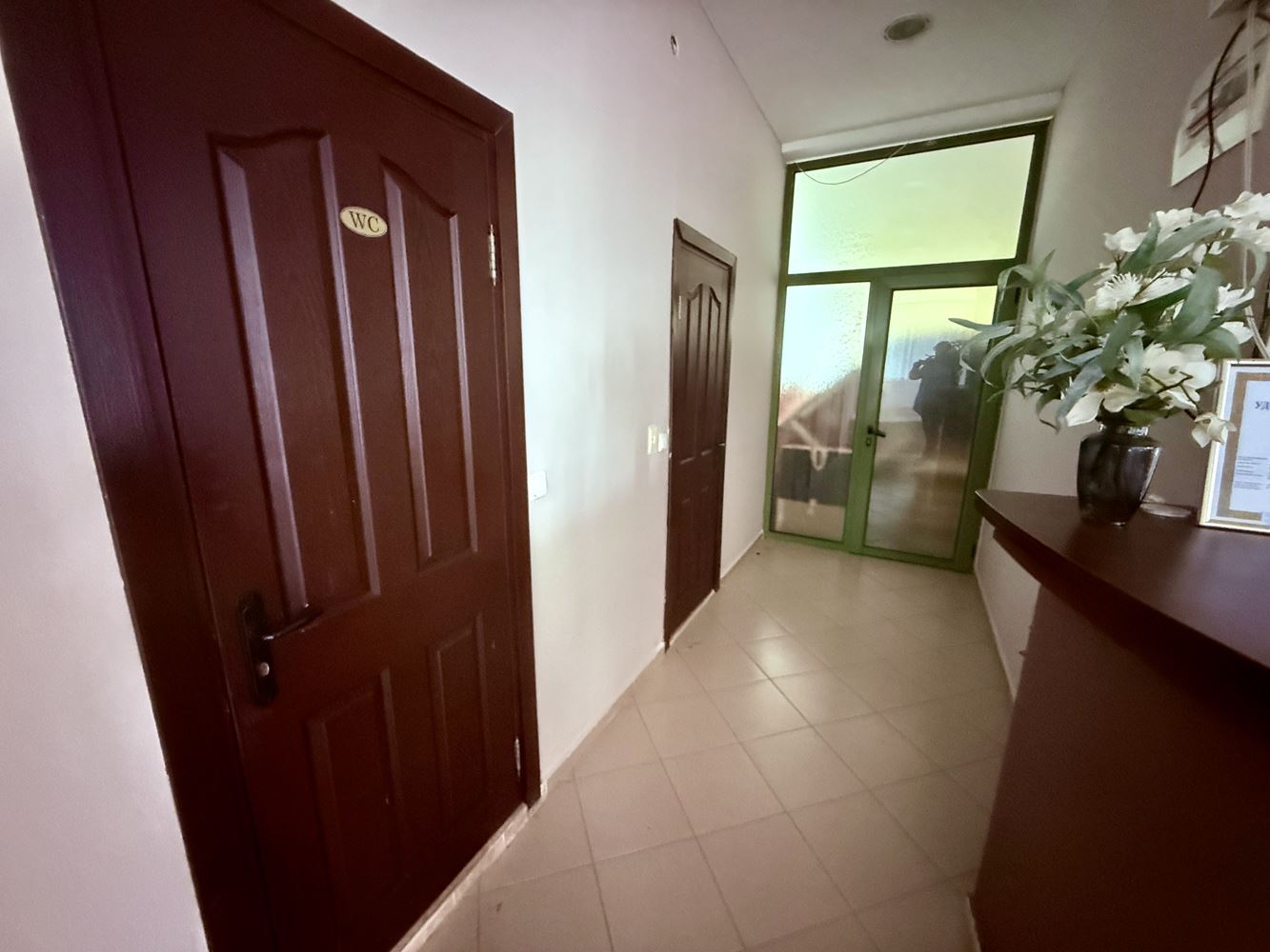 Просторен двустаен апартамент в тиха и привлекателна локация в Равда