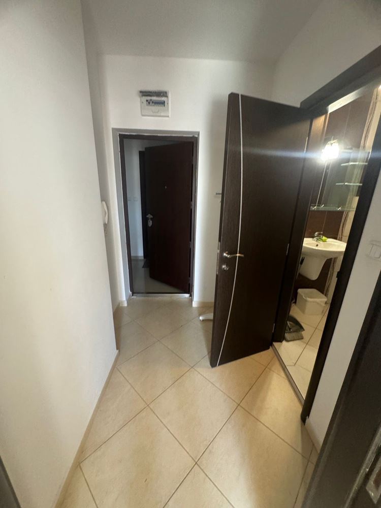 Уютно обзаведено студио на 300 м от морето в Поморие – отлична инвестиция и ваканционен имот 