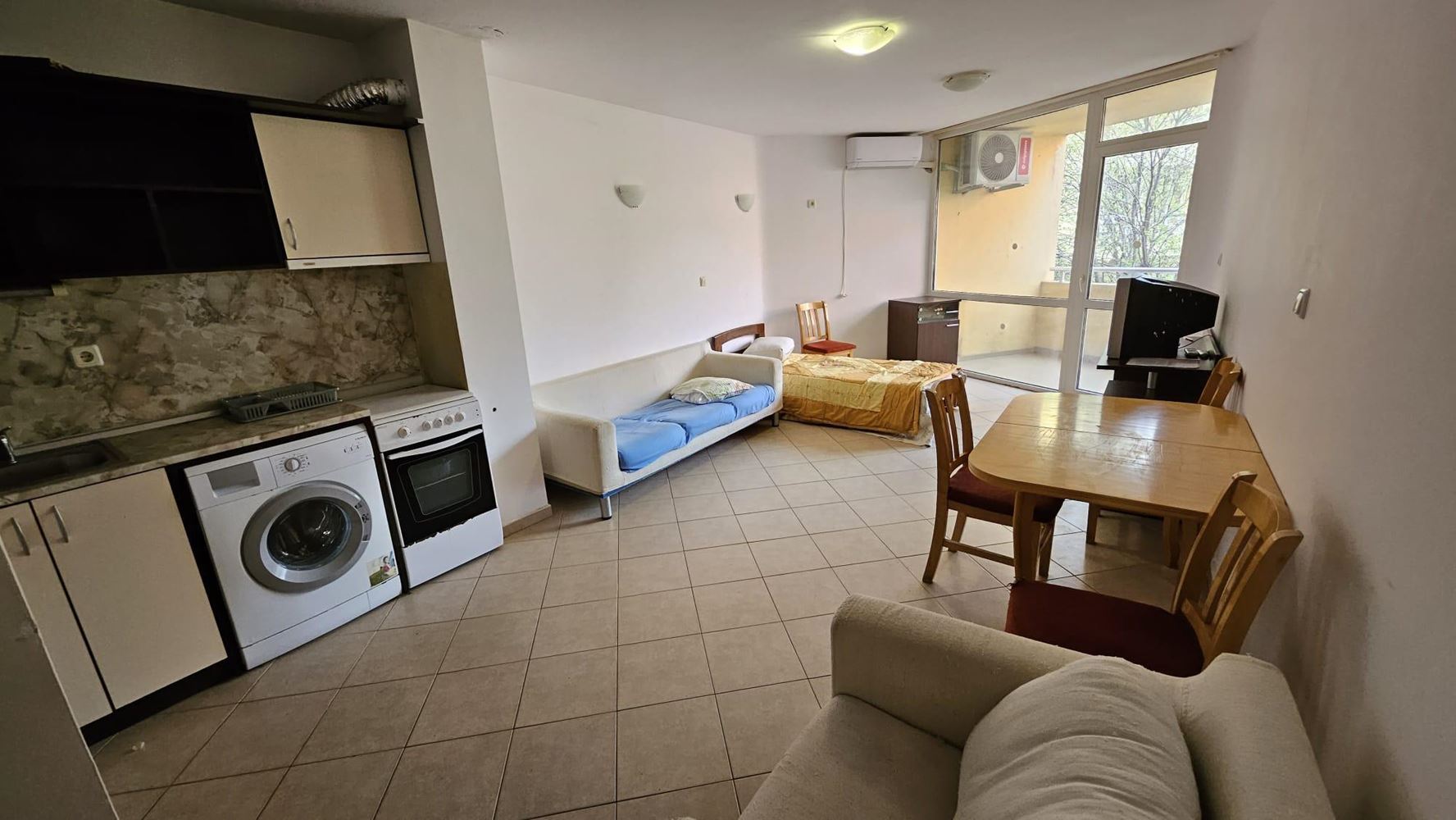 Двустаен апартамент на 200 м от плажа в Слънчев бряг – отлична локация и инвестиционен потенциал