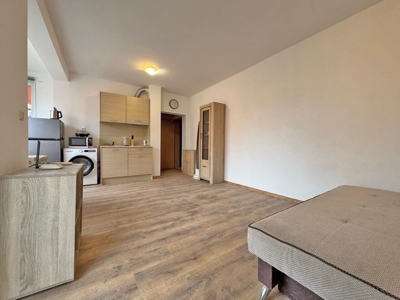 Двустаен апартамент с гледка към басейна в престижен комплекс на Слънчев Бряг