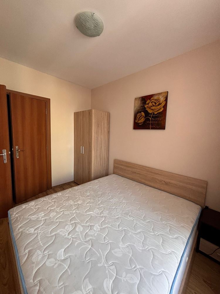 Просторен двустаен апартамент с гледка към басейна в Слънчев бряг; с възможност втора спалня  