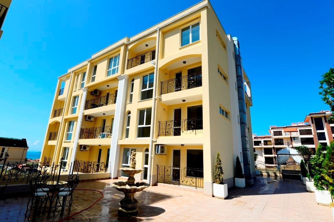 Комфорт и практичност до морето – напълно обзаведен двустаен апартамент в Свети Влас