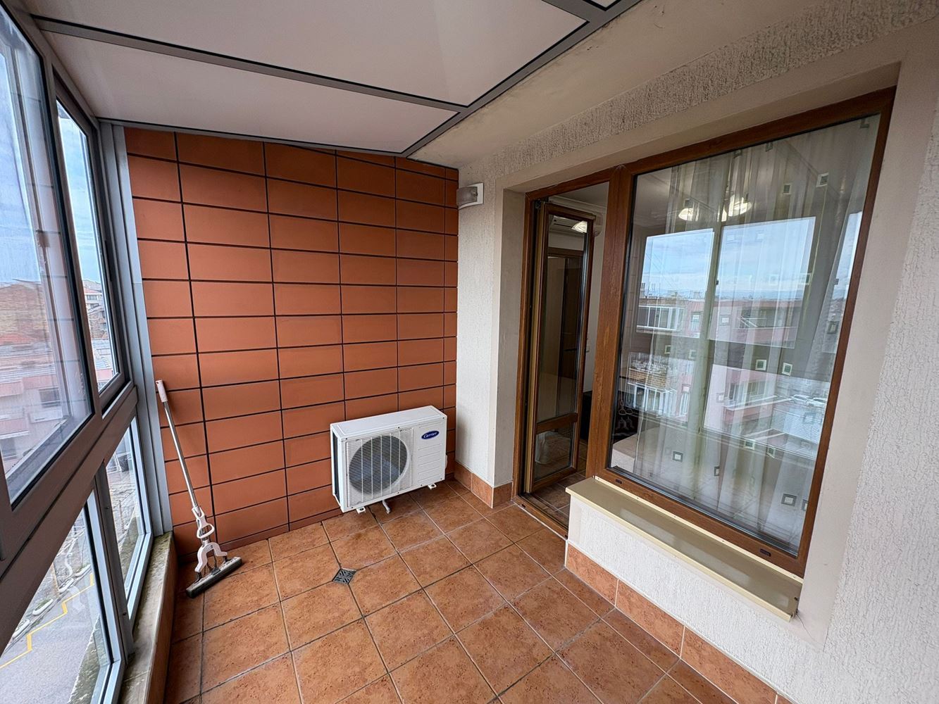 Панорамен двустаен апартамент на първа линия в Поморие с директна морска гледка