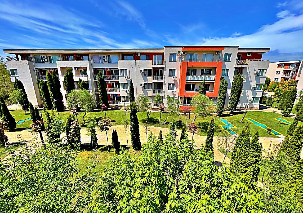 Просторен двустаен апартамент в зелен оазис в Слънчев бряг – идеален за почивка и инвестиция