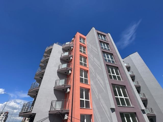 Ново строителство в Слънчев бряг – голям тристаен апартамент без месечни такси!