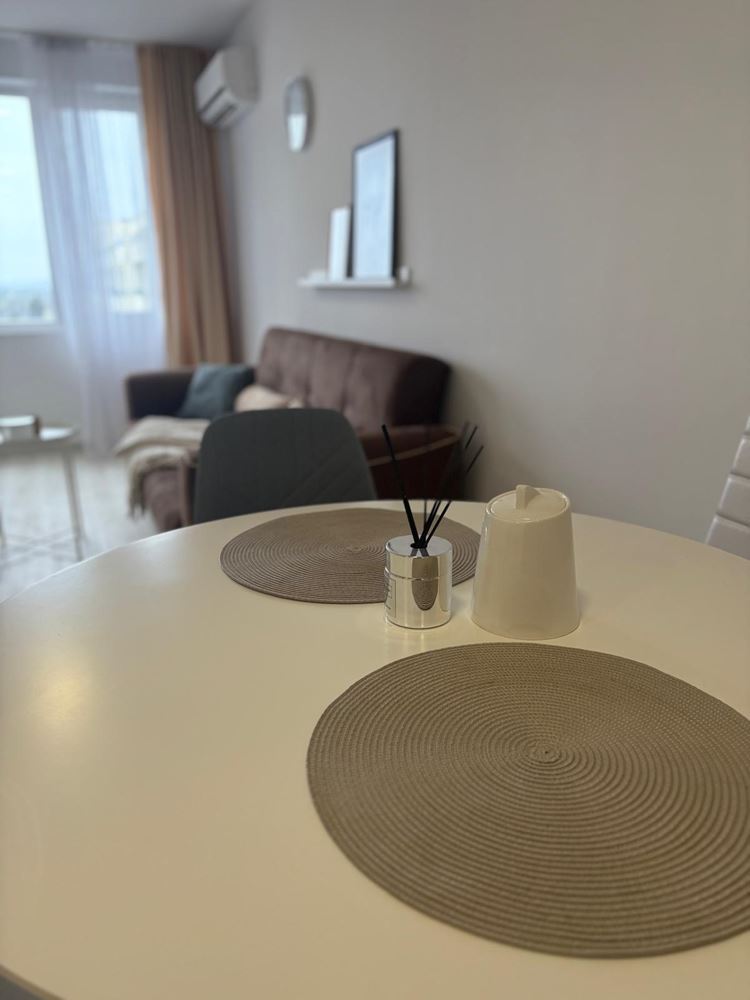 Просторен и модерен двустаен апартамент с всички удобства в Поморие