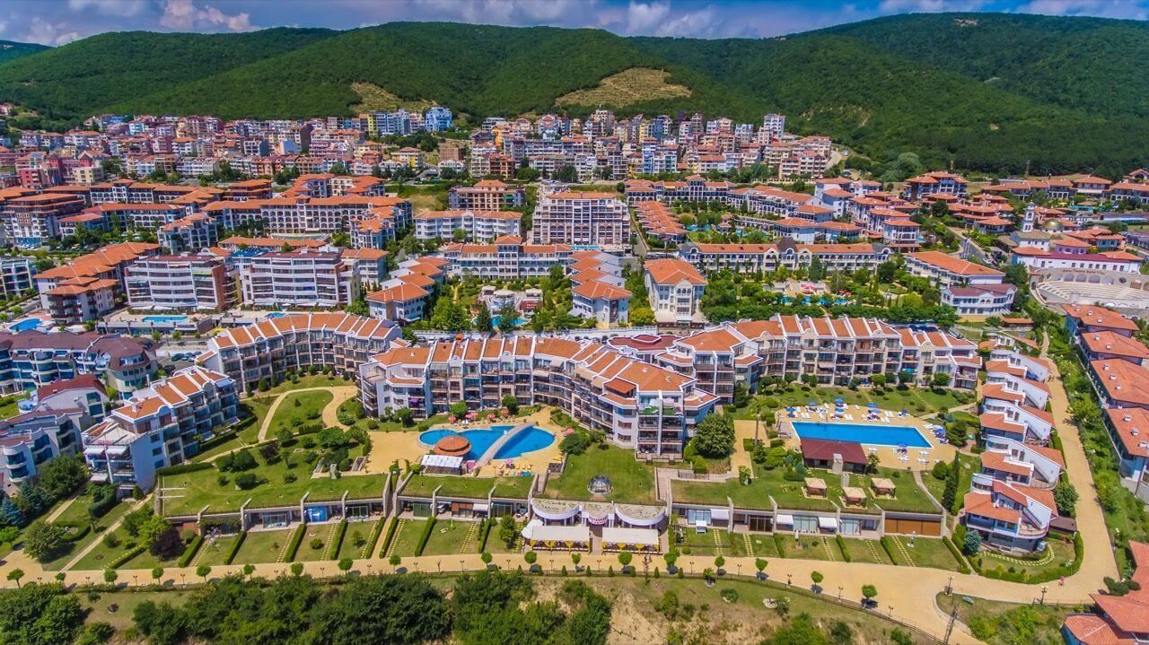 Вашият морски оазис на първа линия в Свети Влас