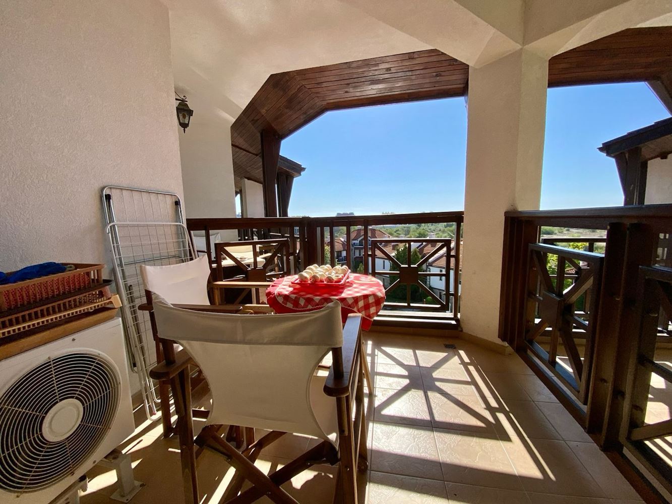 Просторно напълно обзаведено студио с гледка към басейн в слънчев бряг – комфорт, спокойствие и отлична инвестиция