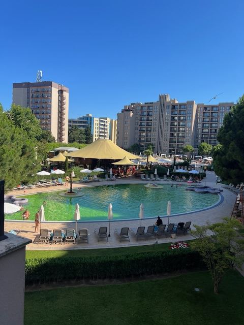 Просторно студио в луксозен комплекс само на 50 м от плажа в Слънчев бряг